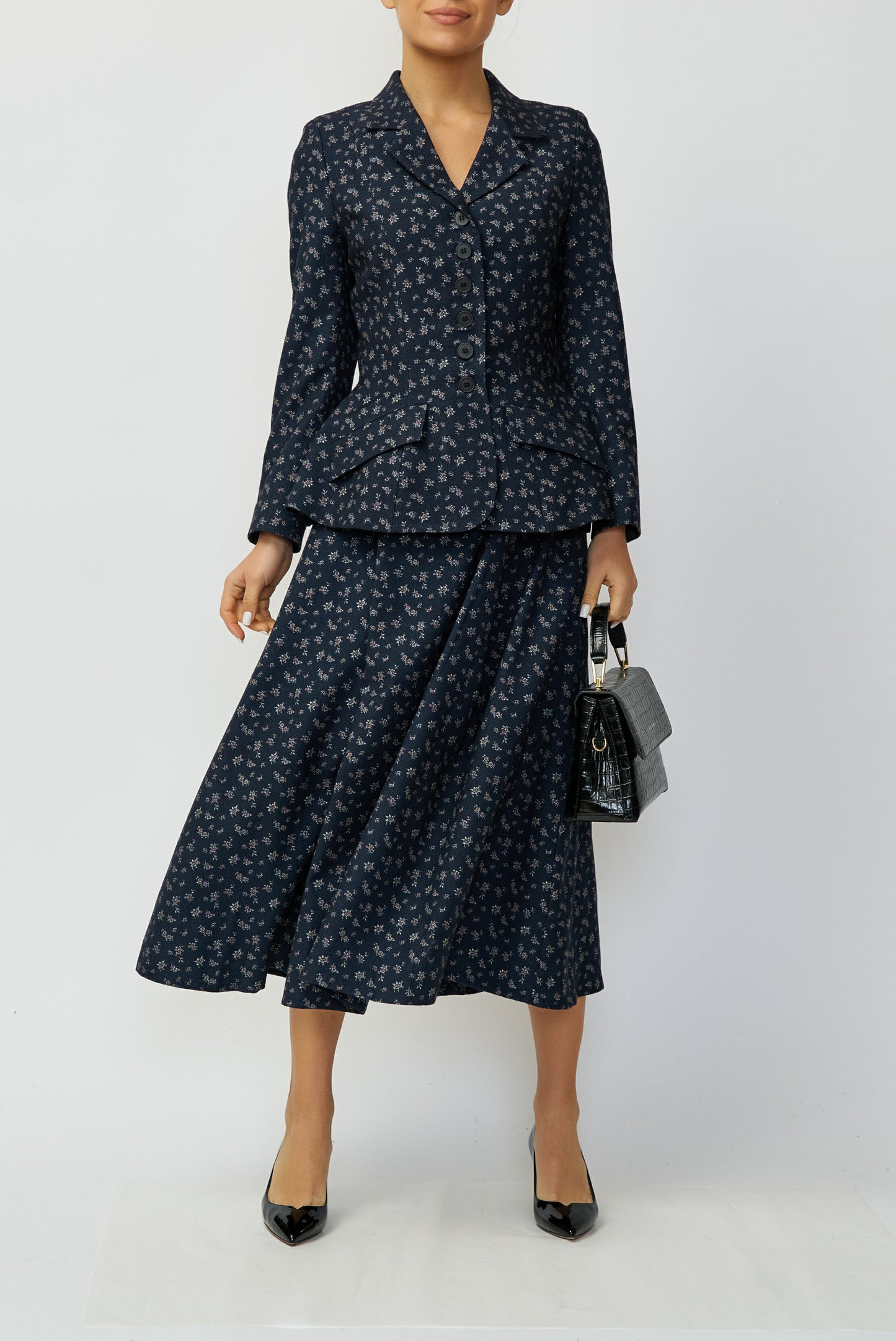 Wide midi skirt, with pleats, made of 100% wool, navy blue with small flowers, delivery 02/25-03/25