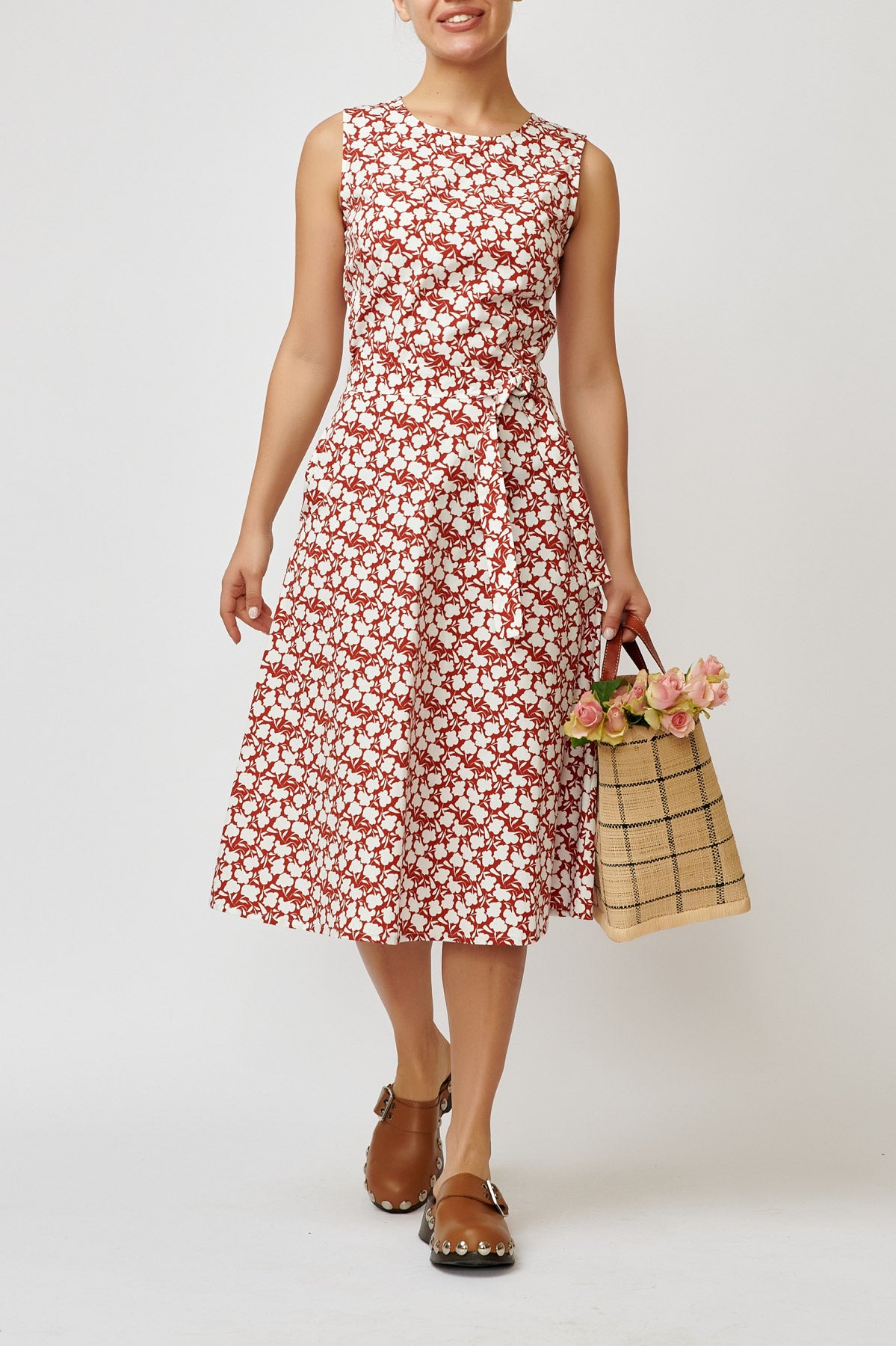 Sleeveless poplin dress with brick print