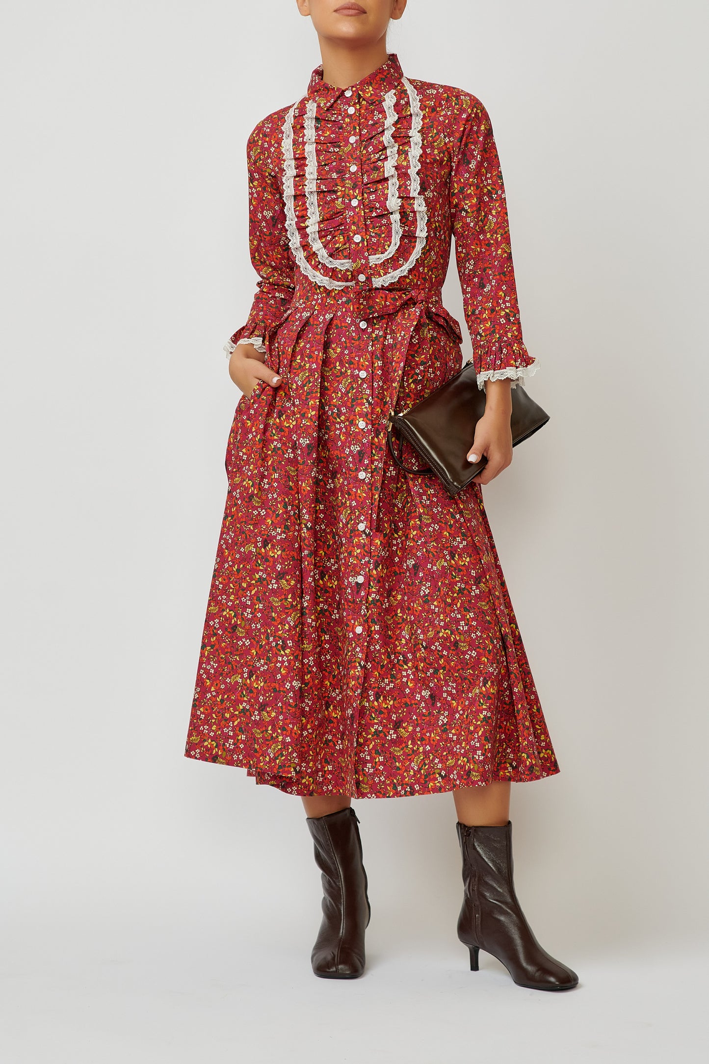 Cotton midi shirt dress with a print of small flowers on the grain